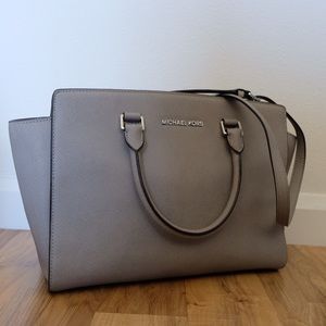 Micheal Kors Selma Medium Satchel